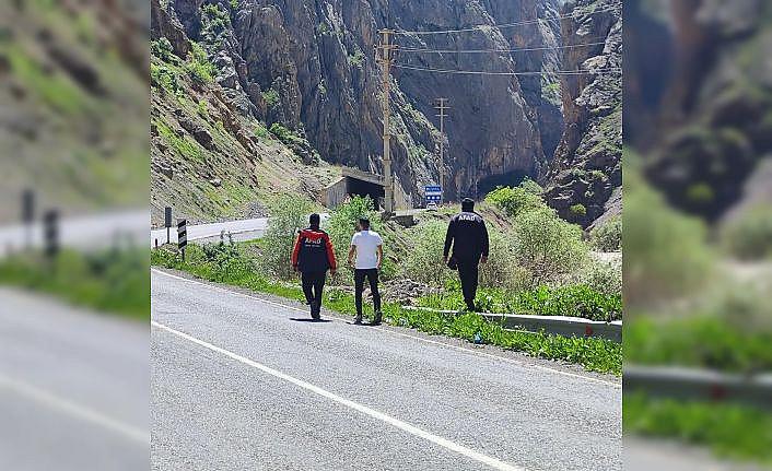 Hakkaride 20 gündür kayıp kadını arama çalışmaları sürüyor