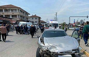 iki aracın çarpıştığı kazada 7 kişi yaralı