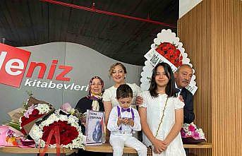 quot;İnsan Kendine Yabancıquot; şiir kitabının imza günü düzenlendi
