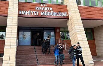 Ispartada uyuşturucu ticari yapan 3 şahıs tutuklandı
