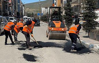 Karayolları, Yüksekovanın çukurlu yolları için harekete geçti
