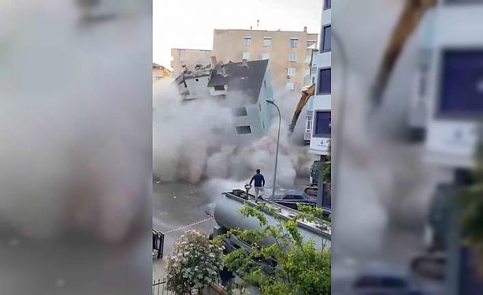 Kartalda bir bina yıkım esnasında çöktü