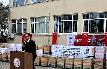Kırklarelinde arıcılara kovan ve petek dağıtıldı