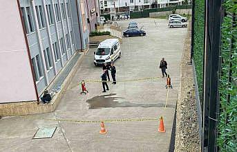 Kocaelide okulun 4üncü katından düşen liseli ağır yaralandı