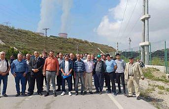Köylüler, kül yağdıran termik santral için eylem yaptı