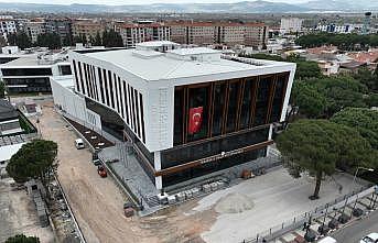 Manisadaki 86 yıllık halk kütüphanesi yeni binasına taşınıyor