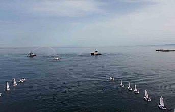 Marmara Denizinde yelken ve römorkör şov