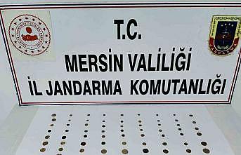 Mersinde bir şüpheli tarihi eserleri satmaya çalışırken yakalandı
