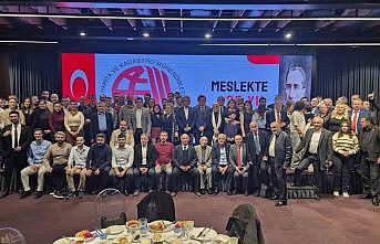 Meslekte 25 yılı dolduran harita mühendislerine plaket