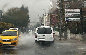 Milasta sağanak yağış etkili oldu