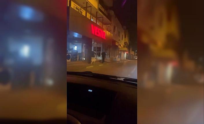 Ne kedi, ne köpek.. Eğittiği kuzusunu dolaşmaya çıkardı