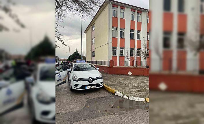 Okul civarında sürücü kursuna velilerden tepki