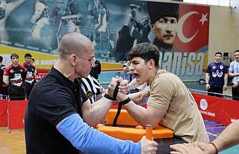 Okul Sporları Bilek Güreşi Türkiye Şampiyonası Manisada başladı