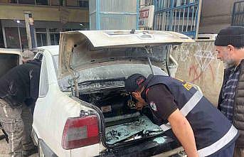 Park halineki araçta çıkan yangın büyümeden söndürüldü