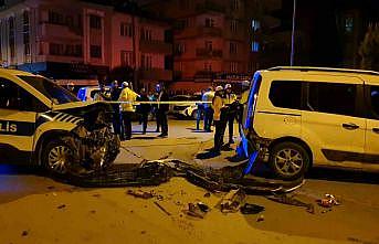 Polis aracının da karıştığı zincirleme kaza: 2 polis yaralı