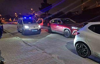 Polisi gören geri manevra yaparak kaçtı