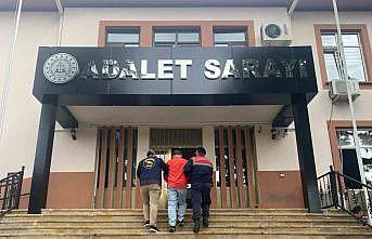 Sahte vali yardımcısı kıskıvrak yakalandı