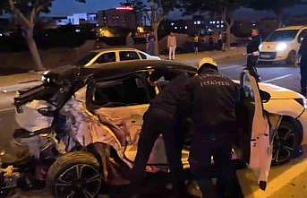 Şanlıurfada kamyonet ile otomobil çarpıştı: 4 yaralı
