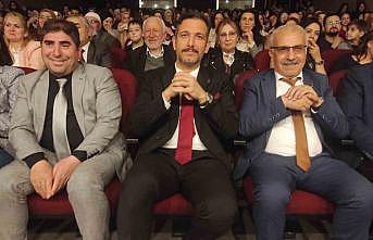Selendili gençlerin tiyatro gösterisi ilgiyle izlendi