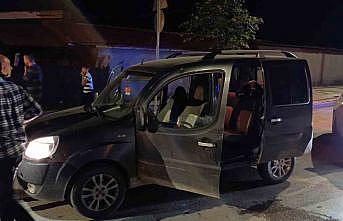 Seyir halindeki aracı kurşuna dizdiler: 1 ağır yaralı