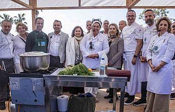 Sidede Girit sofrası kuruldu tarih, tatlar ve ezgiler bütünleşti