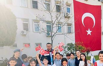 Sökede jandarma ekipleri öğrencilerle buluştu