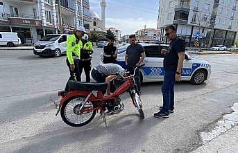 Tescilsiz motosikletin kasksız sürücüsüne 26 bin 965 lira ceza