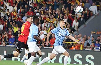 Trendyol Süper Lig: Göztepe: 2 - Başakşehir: 0 (İlk yarı)