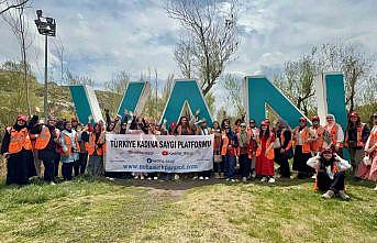 Türkiyenin farklı üniversitesinden 50 kız öğrenci Vanı geziyor