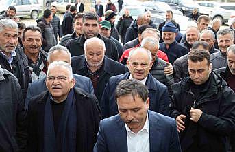 Vali Çiçek, zirai don sonrası Yahyalıda çiftçilerle buluştu