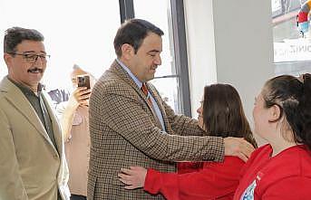 Vali Musa Işından quot;Bi Tebessüm Down Cafequot;ye anlamlı ziyaret