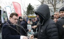 Kütahya’da vatandaşlara ücretsiz fidan dağıtıldı