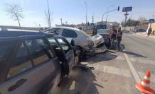Zincirleme kazada 2 kişi yaralandı