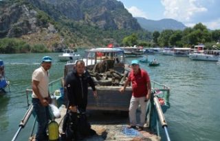 Dalyan’da su altı temizliği