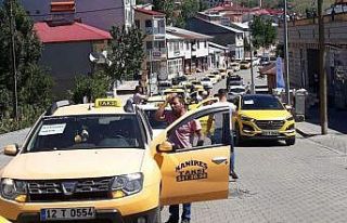 Karlıova’da taksiciler kontak kapattı