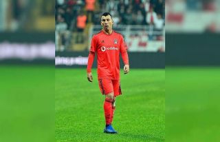 Medel’e teklifler gelmeye başladı