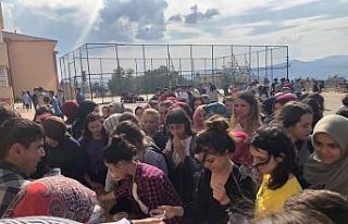 Öğrencilerden aşure ikramı