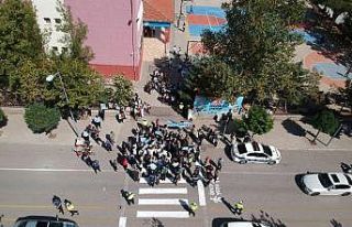 Isparta’da yaya geçidi nöbeti