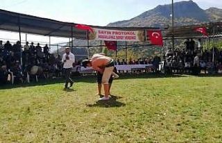 İspir’de karakucak güreş festivali