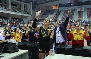 Voleybolda olaylı İzmir derbisi