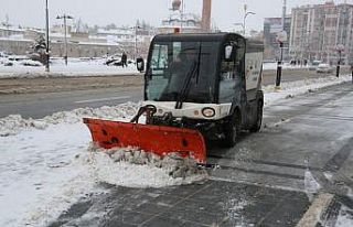 Ekipler aralıksız çalışıyor