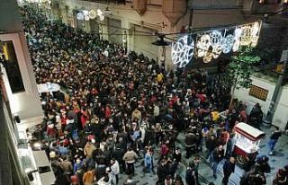 İstiklal Caddesi’nde yılbaşı yoğunluğu