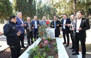 Başkan Büyükgöz’den şehitlik ziyareti
