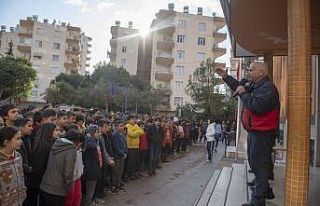 Mersin’de öğrencilere deprem tatbikatı