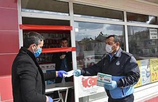 Tufanbeyli’de maske dağıtımına başlandı