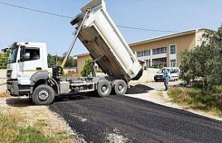 Erdek’te İskele yolu asfaltlandı