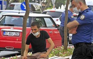 Karantinadan kaçtı, babasından kaçamadı