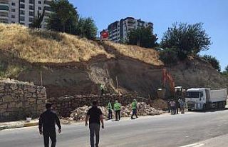 Petrol Caddesi’ne istinat duvarı