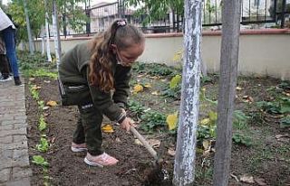 İlkokul öğrencileri toprakla tanıştı