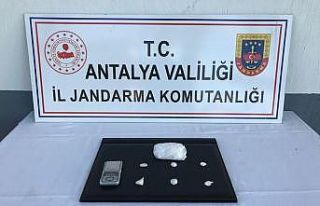 Uyuşturucu çeyiz sandığından çıktı